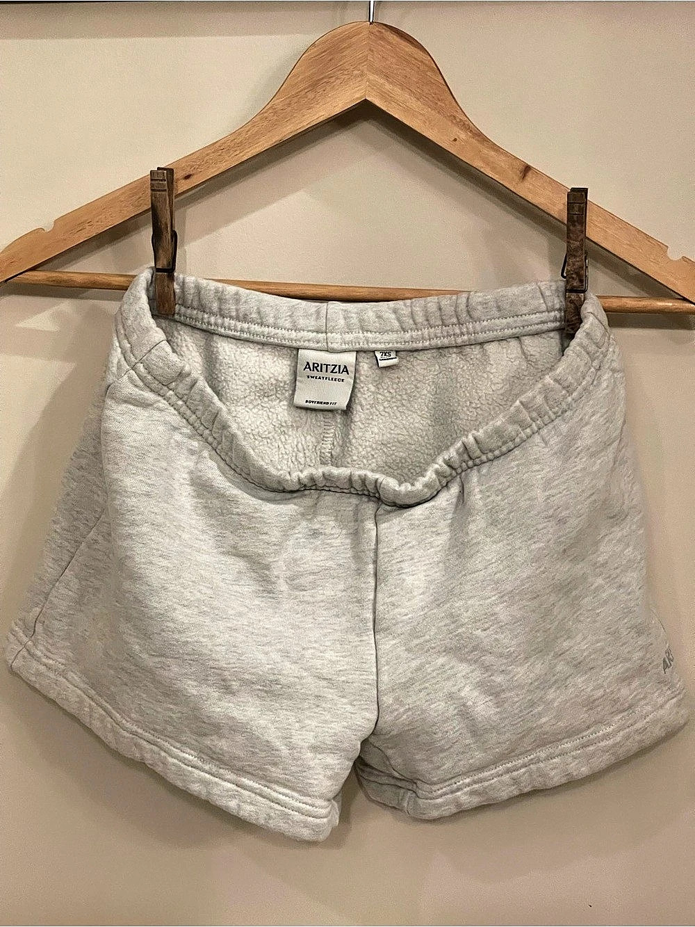 Aritzia Sweatfleece Boyfriend Short Gray Boyfriend Shorts Size 2XS